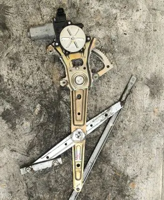 Subaru B9 Tribeca Rear door manual window regulator 