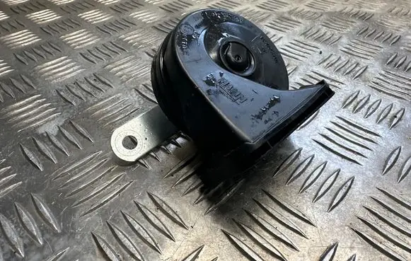 Ford Kuga II Horn signal E3007042