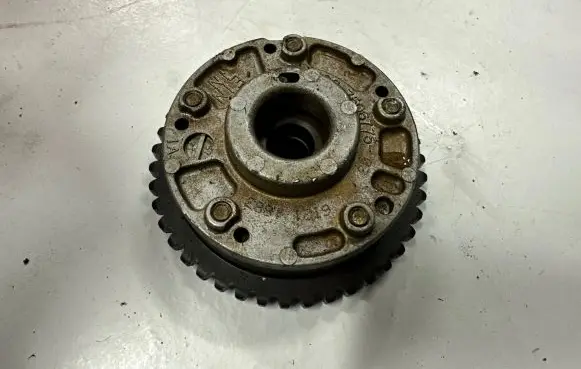 BMW 5 E60 E61 Camshaft 7506775