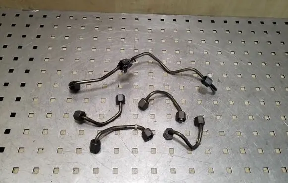 Peugeot 4007 Fuel line pipe