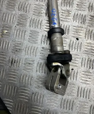 Mercedes-Benz CLS C218 X218 Steering column universal joint 204460191