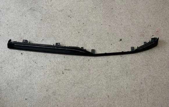 Audi Q7 4M Dashboard glove box trim 4M8853190