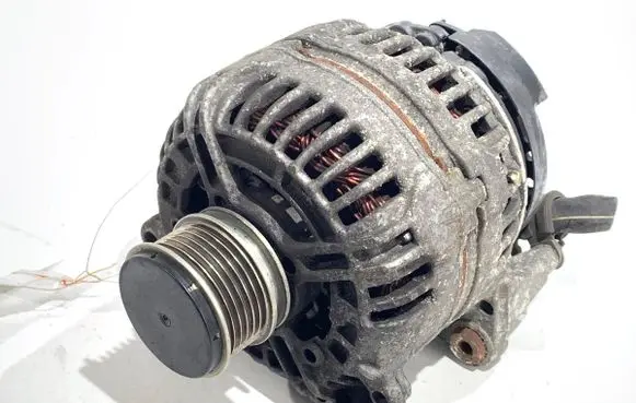 Volkswagen Golf V Generator/alternator 06F903023F