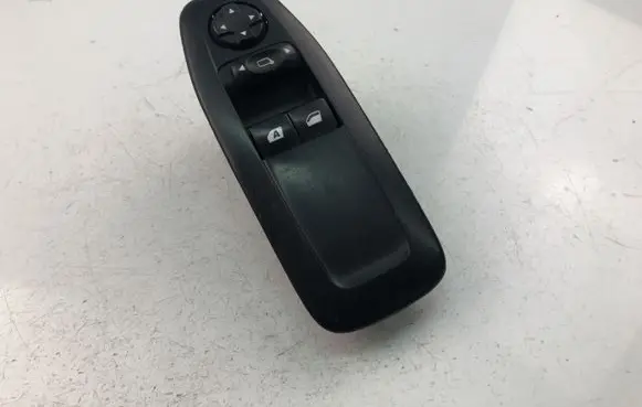 Peugeot 208 Electric window control switch 96751127ZD