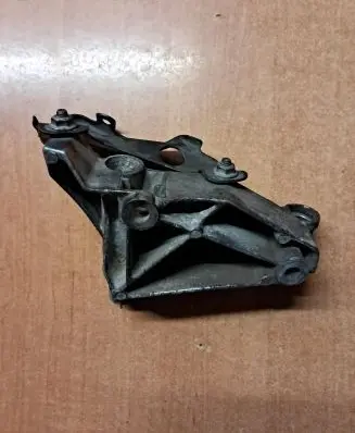 Mercedes-Benz E W124 Engine mounting bracket 6062360030