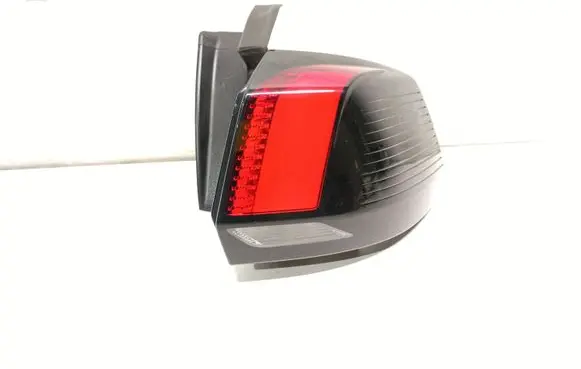 Peugeot 5008 II Rear/tail lights 9811028180