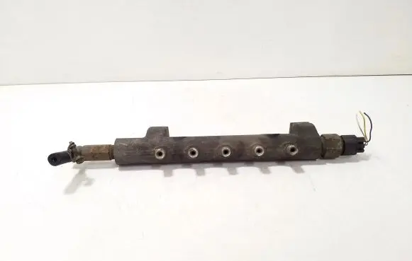 Nissan X-Trail T30 Fuel main line pipe