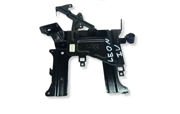 Seat Leon IV Fender mounting bracket 5Q0907102H