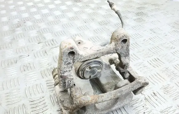 Volkswagen PASSAT B6 Rear brake caliper