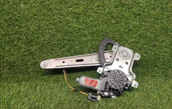 Hyundai i10 Rear door window regulator with motor 834020X010