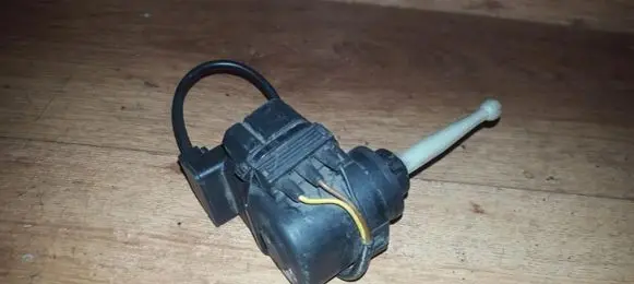 Headlight level adjustment motor