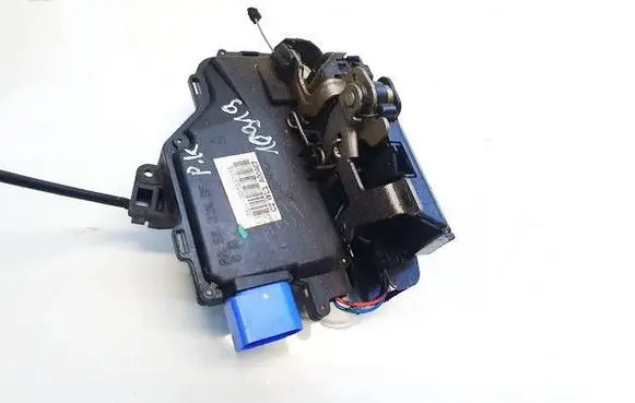 Skoda Octavia Mk2 (1Z) Front door lock 3d1837015