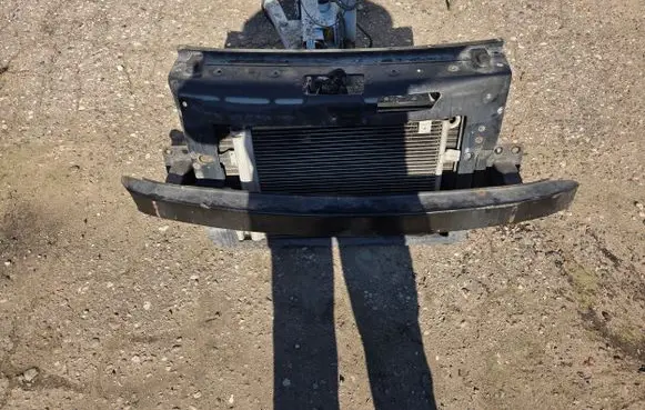 Volkswagen Fox Radiator support slam panel
