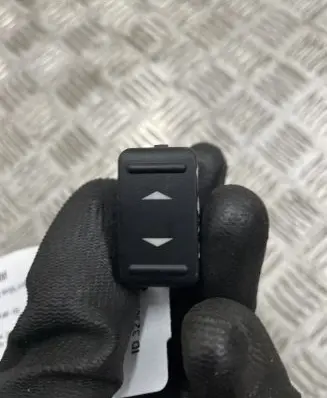 Ford Kuga I Electric window control switch