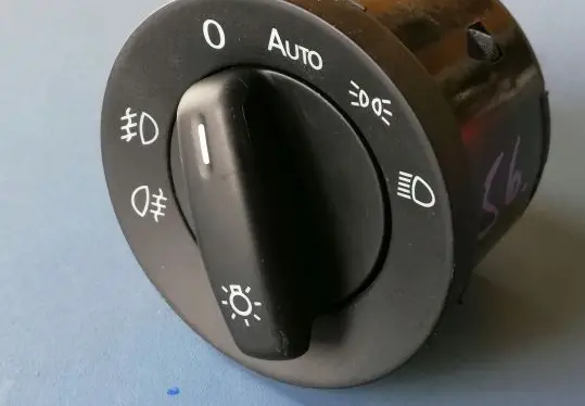 Volkswagen Golf V Light switch