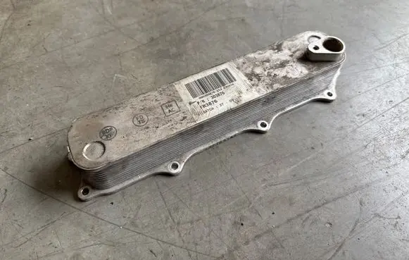 Maserati Ghibli Engine oil radiator 303876