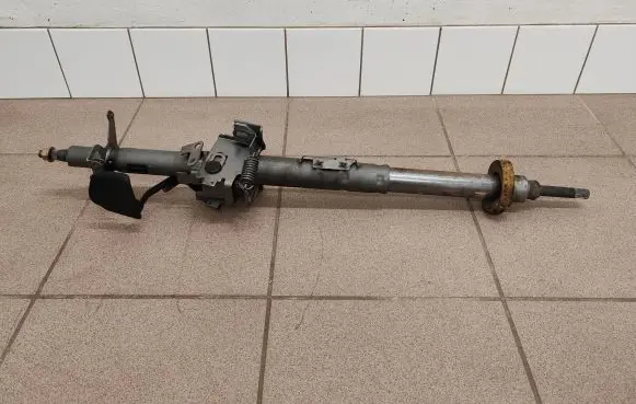 Steering wheel axle