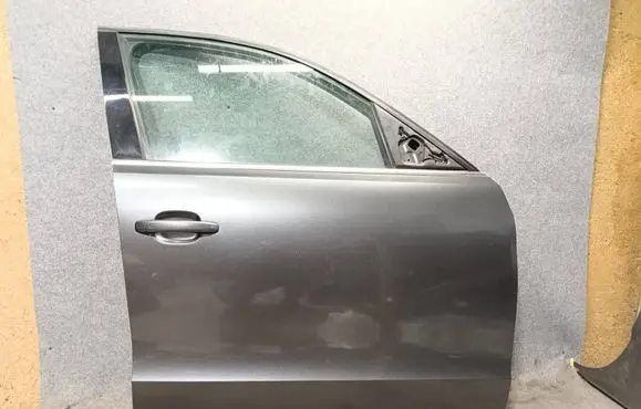 Audi Q5 SQ5 8R Front door