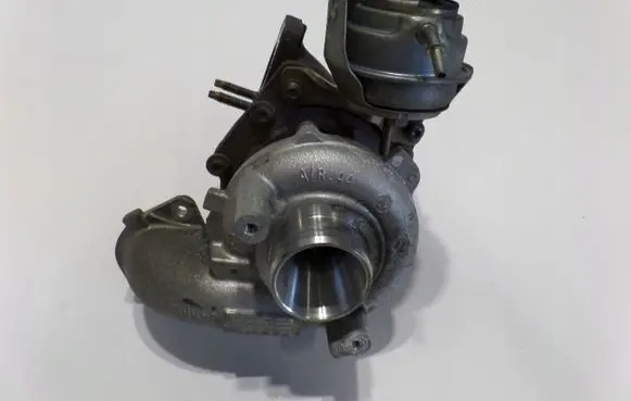 Volvo V40 Turbo 9686120680