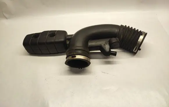 Chevrolet Camaro Air intake duct part 92229094 92240658