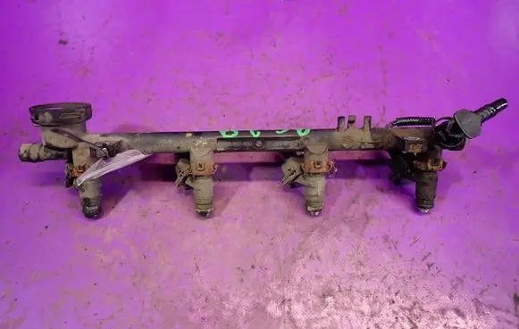 Renault Laguna II Fuel main line pipe