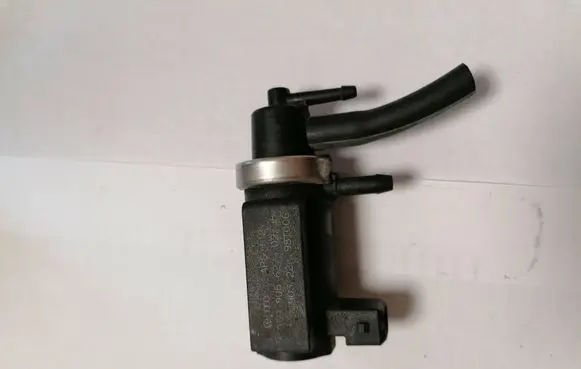 Audi A4 S4 B5 8D Turbo solenoid valve 059906627 98T006 72190322