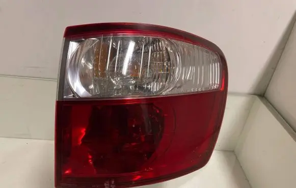 Toyota Avensis Verso Rear/tail lights