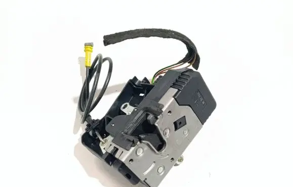 Renault Trafic II (X83) Front door lock 8200008261 91166229