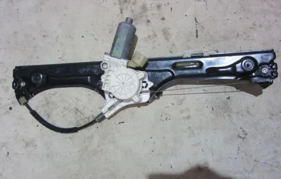 BMW X5 E70 Front door window regulator with motor 7166381