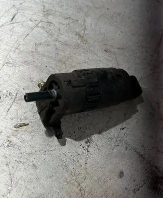 Volkswagen Touran I Windscreen/windshield washer pump 1K6955651 SG712V 9020510