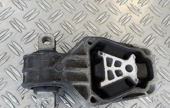 Mercedes-Benz GLA W156 Engine mount bracket A2462401209