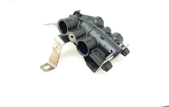 BMW 5 G30 G31 Engine coolant pipe/hose 8481575