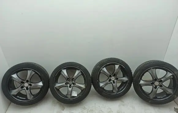 BMW Z4 E85 E86 R18 alloy rim 