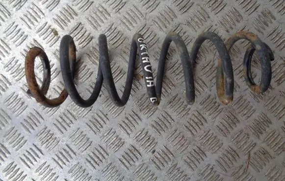 Skoda Octavia Mk2 (1Z) Rear coil spring