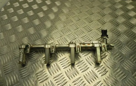 Ford Grand C-MAX Fuel distributor CJ5G9H487BA VD11110