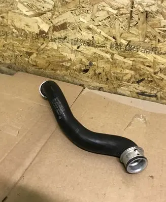 Mercedes-Benz E W212 Engine coolant pipe/hose A2045011582