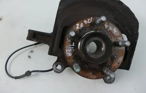Nissan Qashqai Front wheel bearing hub 