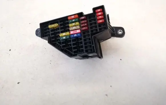 Volkswagen Golf V Fuse box set