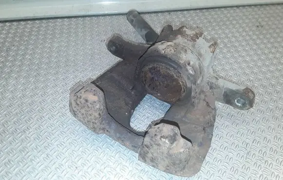 Peugeot 308 Front brake caliper 