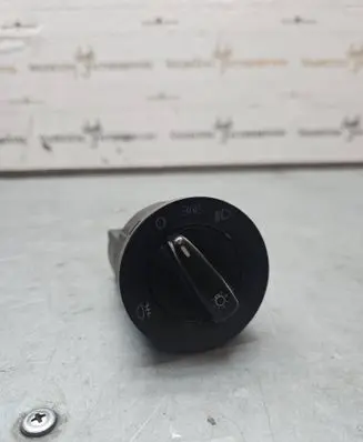 Volkswagen Golf IV Light switch 1C0941531