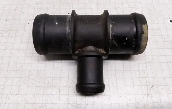 Volkswagen Transporter - Caravelle T4 Engine coolant pipe/hose 323220