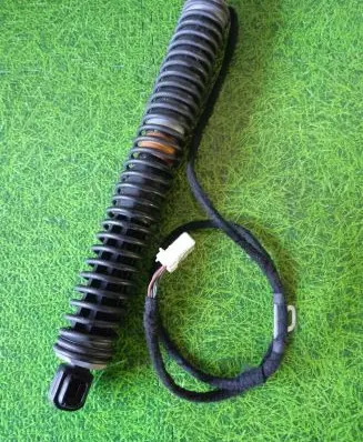 BMW 7 F01 F02 F03 F04 Tailgate strut 1047169