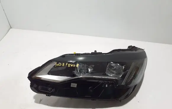 Peugeot 3008 II Headlight/headlamp 1675812480
