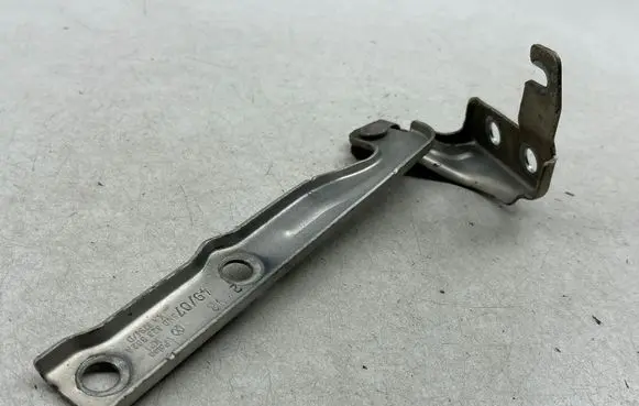 Volkswagen Tiguan Engine bonnet/hood hinges 5N0823302A KA8294D