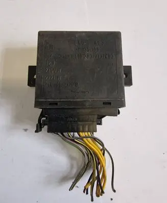 Volkswagen Golf IV Light module LCM 09135156