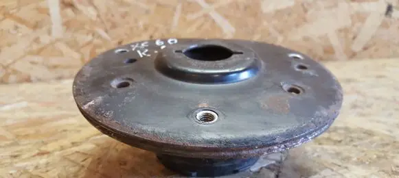 Volvo XC60 Front upper strut mount 051209