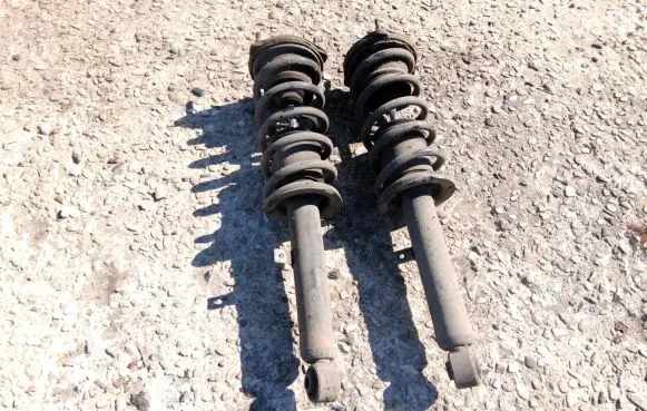 Lexus IS 200-300 Front shock absorber with coil spring