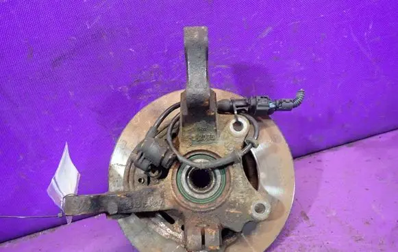 Opel Corsa D Front wheel hub spindle knuckle