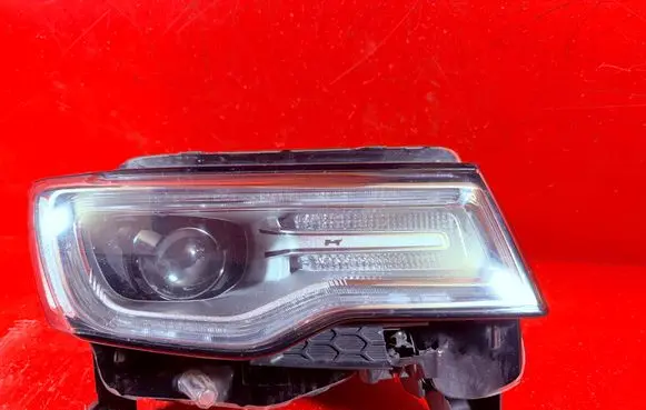 Jeep Grand Cherokee Headlight/headlamp T77621B