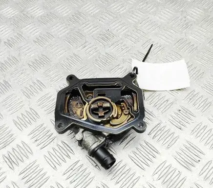 Mercedes-Benz C W205 Vacuum pump A2701800901